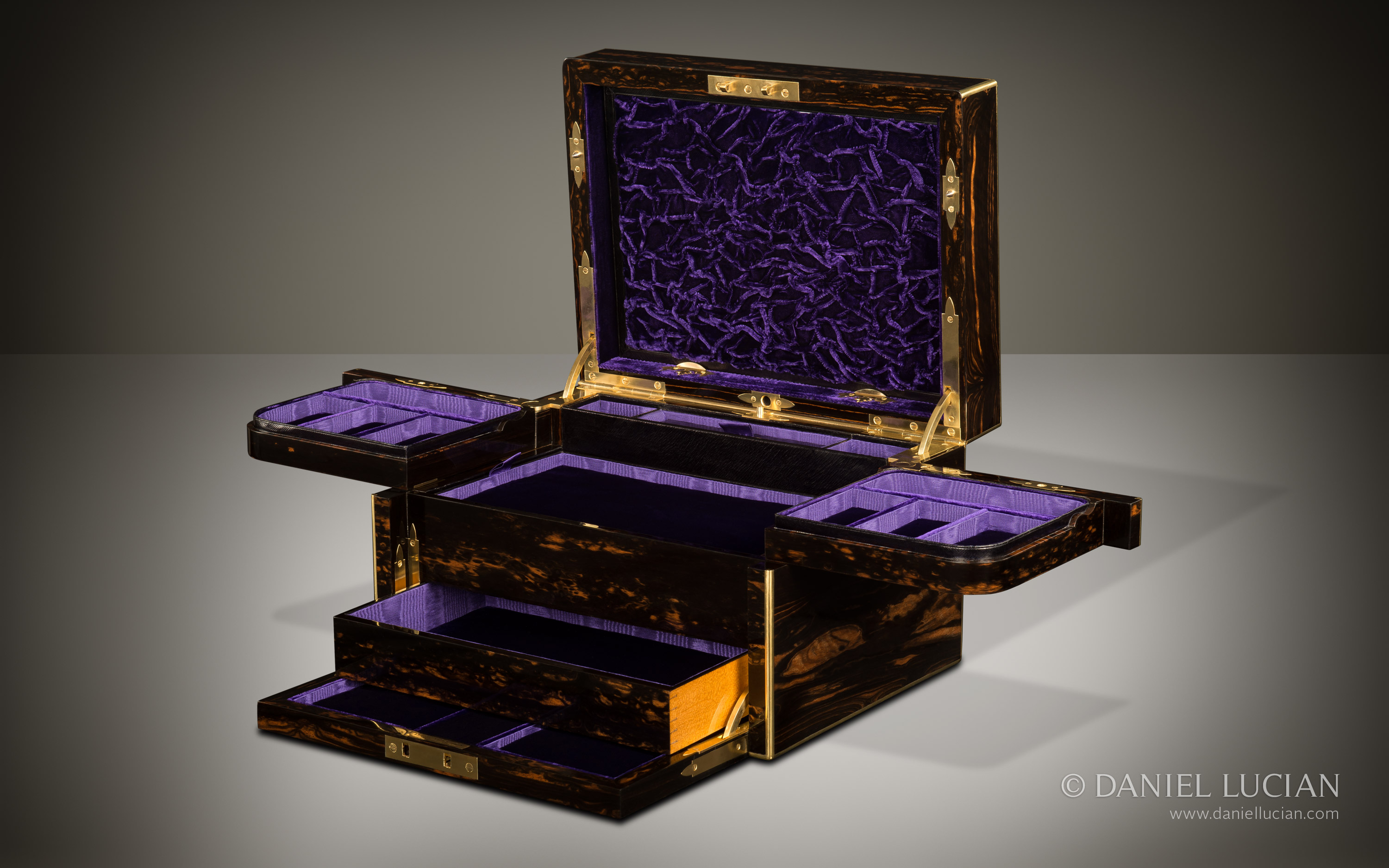Antique Jewellery Box in Coromandel with Betjemann Patent ‘Automatic’ Mechanism, by Leuchars