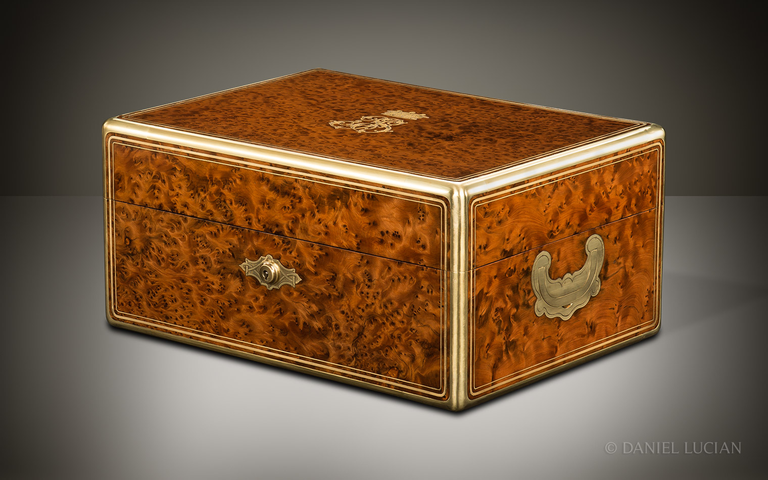 Antique Jewellery Box in Thuya Wood, by Berthet à Paris