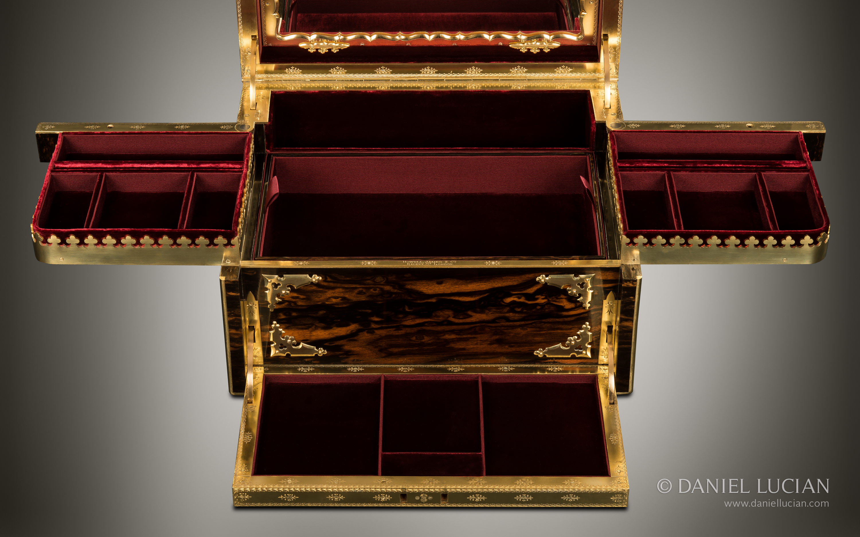 Antique Jewellery Box in Coromandel with Betjemann Patent 