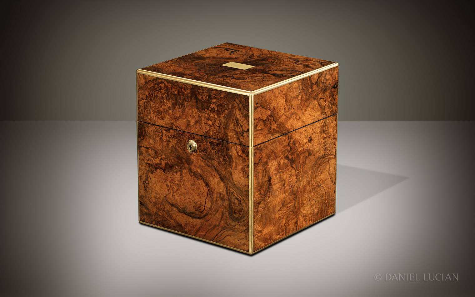 Antique Jewellery Box in Burr Walnut, by Edward Baxter