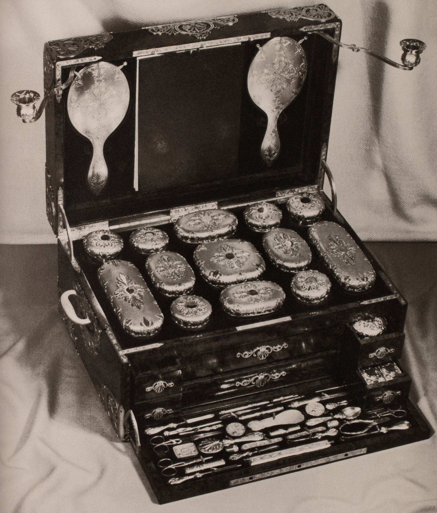 Asprey dressing case entered into the International Exhibition of 1862. This dressing case remains in the Asprey archive.